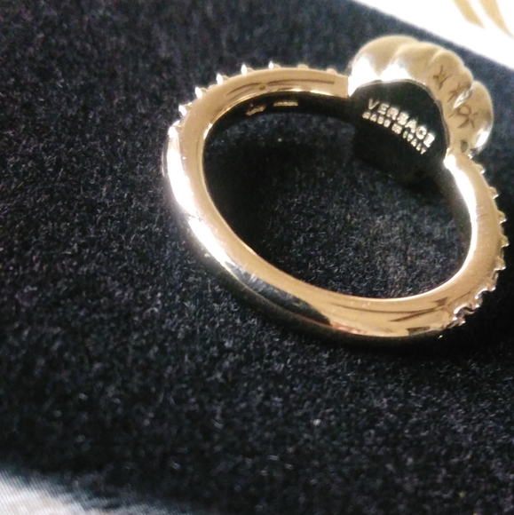 Stunning Versace Ring (Light Gold/Crystal) - Picture 8 of 13